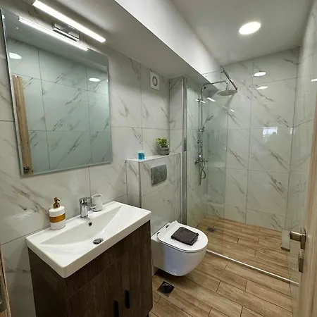 Apartment Academys Modern By Urban Retreat *