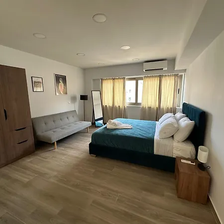 Apartment Academys Modern By Urban Retreat